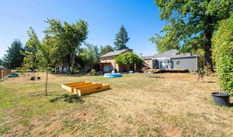 24242 S Larkin Rd, Beavercreek, OR 97004