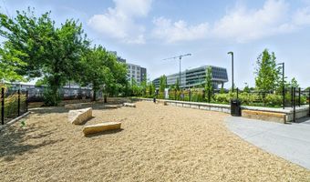 38 Hichborn 203, Boston, MA 02135