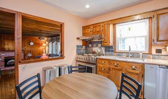75 Lakeview Dr, Allentown, NJ 08501