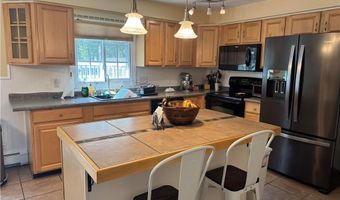 25 Beechnut Dr, Johnston, RI 02919