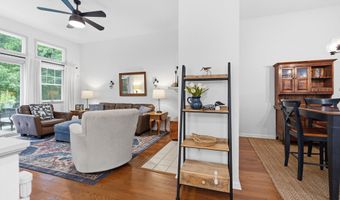 2 Brittania Dr 2, Danbury, CT 06811