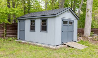 49 Kelseytown Rd, Clinton, CT 06413