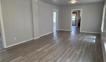 609 W 5th St, Ada, OK 74820