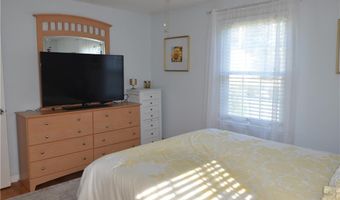4 Norton Dr, Cumberland, RI 02864