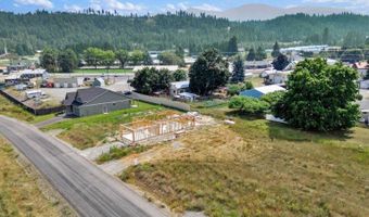 6816 Selkirk St, Bonners Ferry, ID 83805