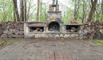 50-52 Knollwood Dr, Bethel, CT 06801