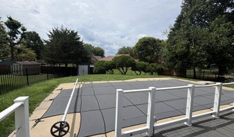 1381 Secretariat Ln, Indianapolis, IN 46217