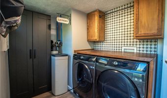2730 Chelsea Dr, Akron, OH 44312