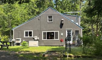 12 Beech Ridge Dr, Abbot, ME 04406