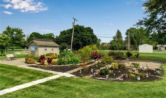 1151 Virginia Dr, Alden, NY 14004