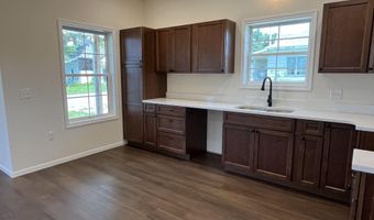 522 S 3rd St, Albia, IA 52531