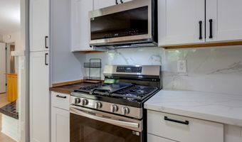 10210 SW CRESTWOOD Ct, Beaverton, OR 97008