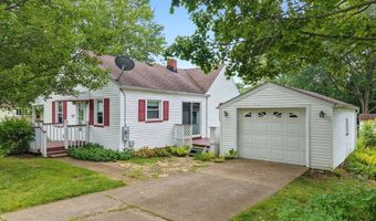 2755 Springfield Lake Dr, Akron, OH 44312