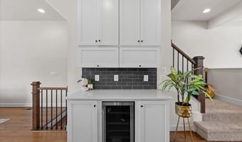 20305 SAVIN HILL Dr, Ashburn, VA 20147