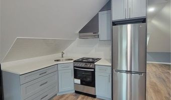 230 Garfield Ave 3rd floor, Bridgeport, CT 06606