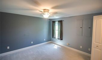 105 Lake Dr, Alton, IL 62002