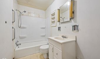 308 E 38th St, Anderson, IN 46013