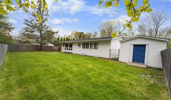 42 Sugarloaf Ln, Bangor, ME 04401