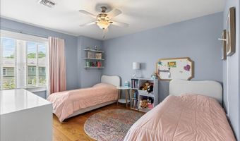 31 White Oak Ln, Aberdeen, NJ 07747