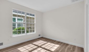 4 QUAIL Rd, Barnegat, NJ 08005