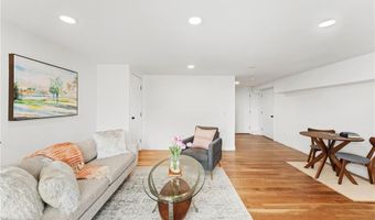 41 Burnett Rd, Warwick, RI 02889
