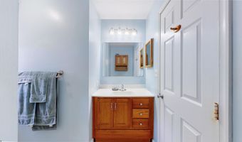 3 Stone Cir, Absecon, NJ 08201