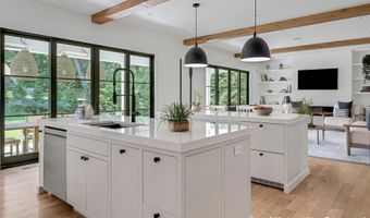 13 Sunswyck Rd, Darien, CT 06820