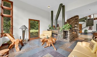 27 Ridge Rd, Canton, CT 06019