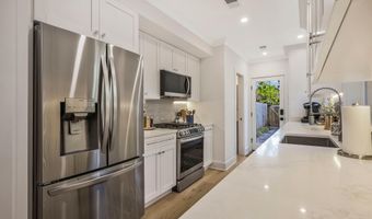 1014 QUEEN St, Alexandria, VA 22314