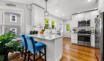 30 Gloucester St 30, Arlington, MA 02476