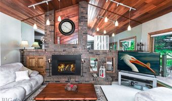 8472 Wagon Boss Rd, Bozeman, MT 59715