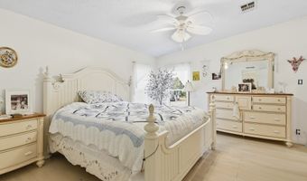 1349 27th Pl, Bell, FL 32619