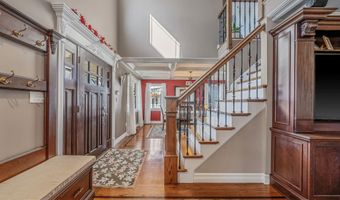 15 Foxcroft Rd, Albertson, NY 11507