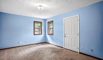 1006 Baretta Ct, Aurora, MO 65605