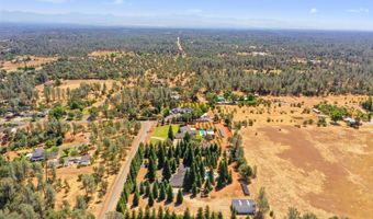 15947 Butterfield Ln, Anderson, CA 96007