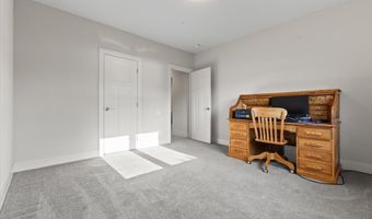 2908 NW Sharmin Dr, Ankeny, IA 50023