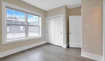 16 17TH St NE 312, Washington, DC 20002