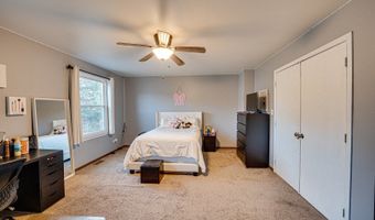 1715 Riverwood Dr, Algonquin, IL 60102