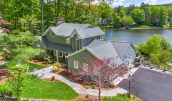 40 Hemlock Ave, Andover, NJ 07860