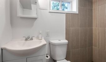 561 45TH St NE, Washington, DC 20019