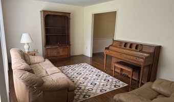 11 Olympic Dr, Danbury, CT 06810