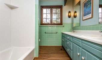 928 Northdale Dr, Alton, IL 62002