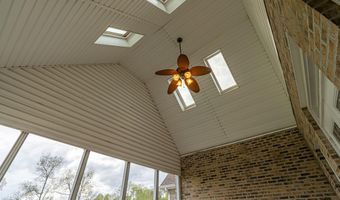 21030 Skyward Dr, Abingdon, VA 24211