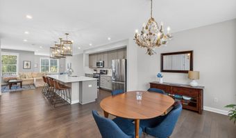 8106 ZOE Pl, Alexandria, VA 22306