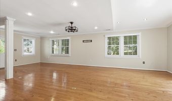 4003 KLOMAN St, Annandale, VA 22003