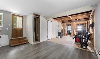 140 Leonardville Rd, Belford, NJ 07718