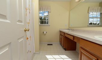 9 BILTMORE Ct, Bear, DE 19701