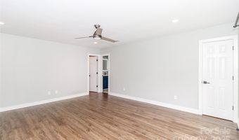 4020 Bon Rea Dr, Charlotte, NC 28226