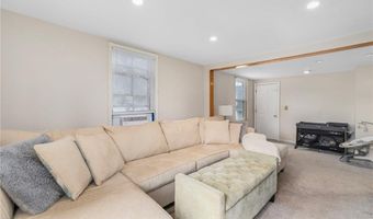 73 Beech Ave, Cranston, RI 02910