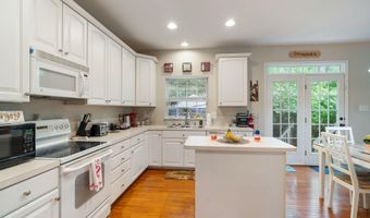 6 Foxmoor Ln, Bayville, NJ 08721